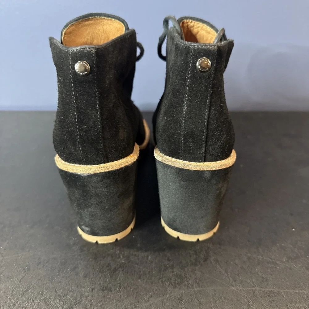 Coach product pair